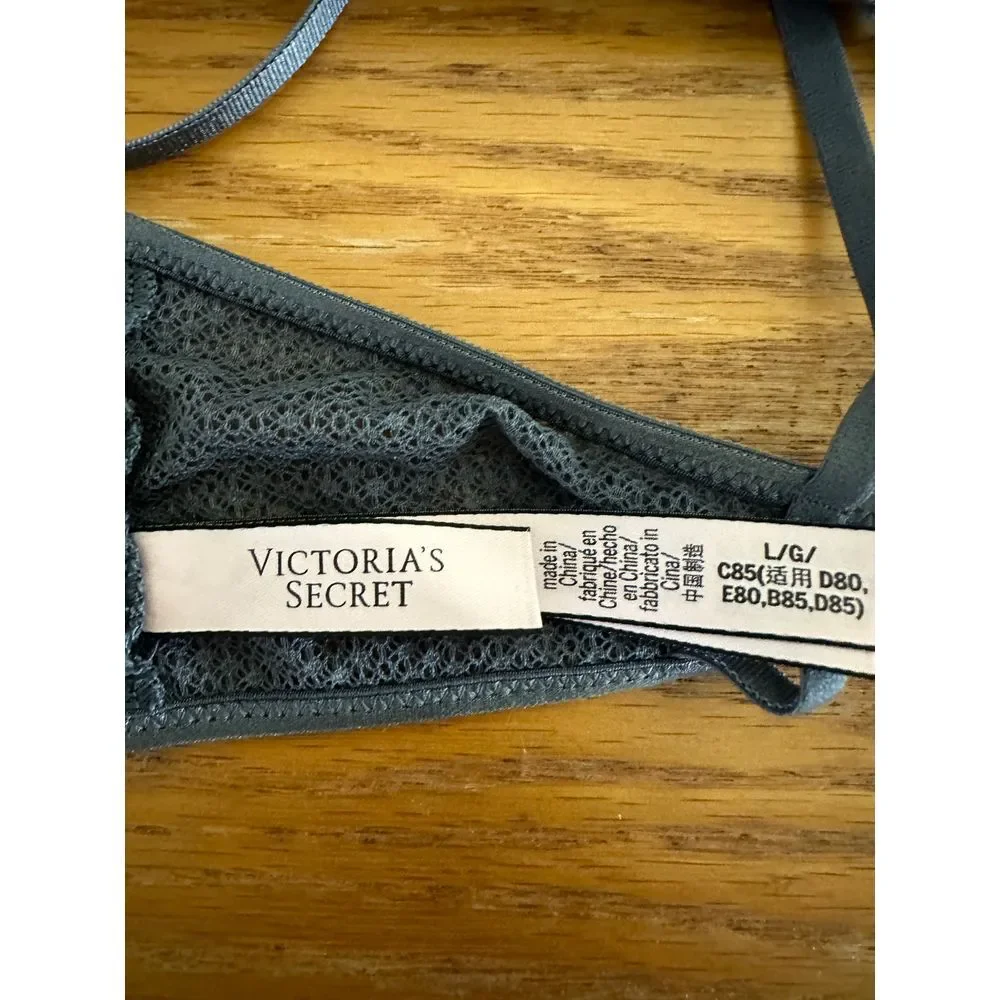 Victoria's Secret Bra Women's Large‎ Bralette